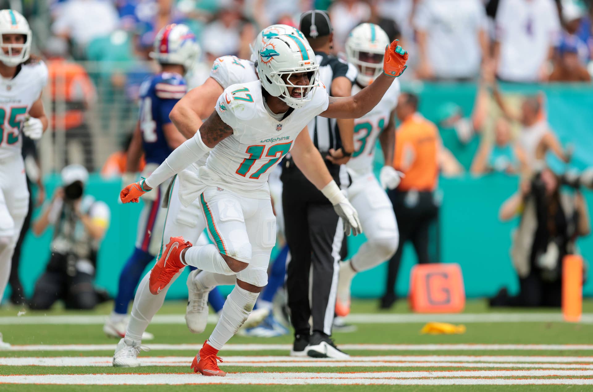 Malik Willis Drops Unfortunate Take After Dolphins' Jaylen Waddle Trade -  Lindys Sports