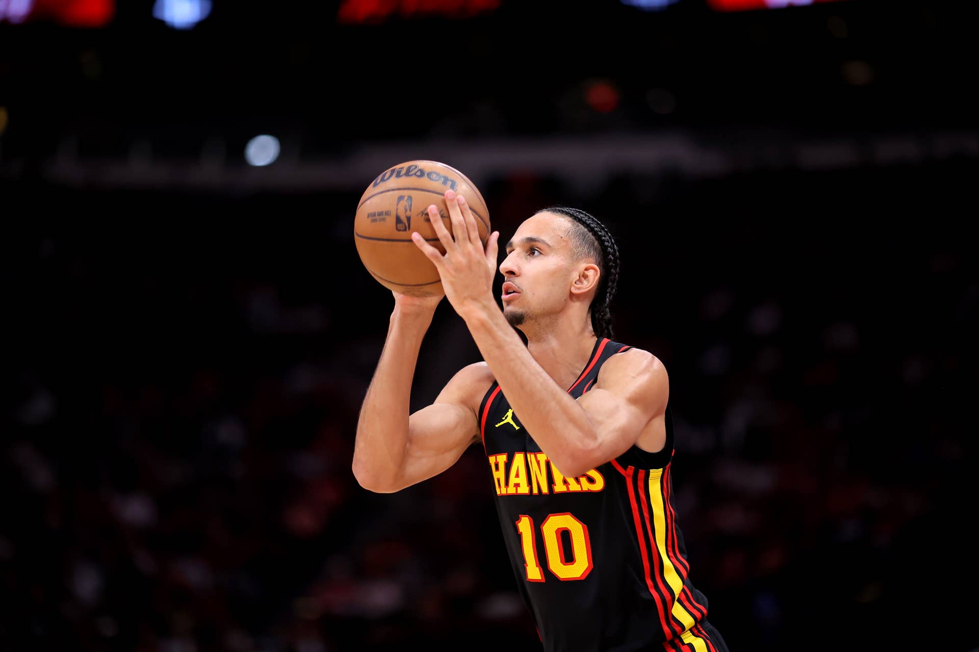 sur Le Roster. | Zaccharie Risacher a-t-il encore un avenir à Atlanta? Atlanta Hawks forward Zaccharie Risacher (10)
