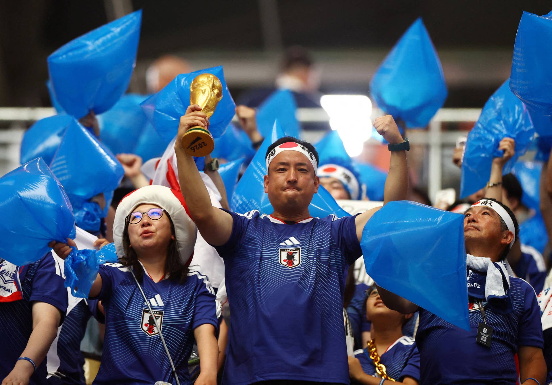Jameis Winston Joins Japanese Fans in Long-Running World Cup Tradition ...