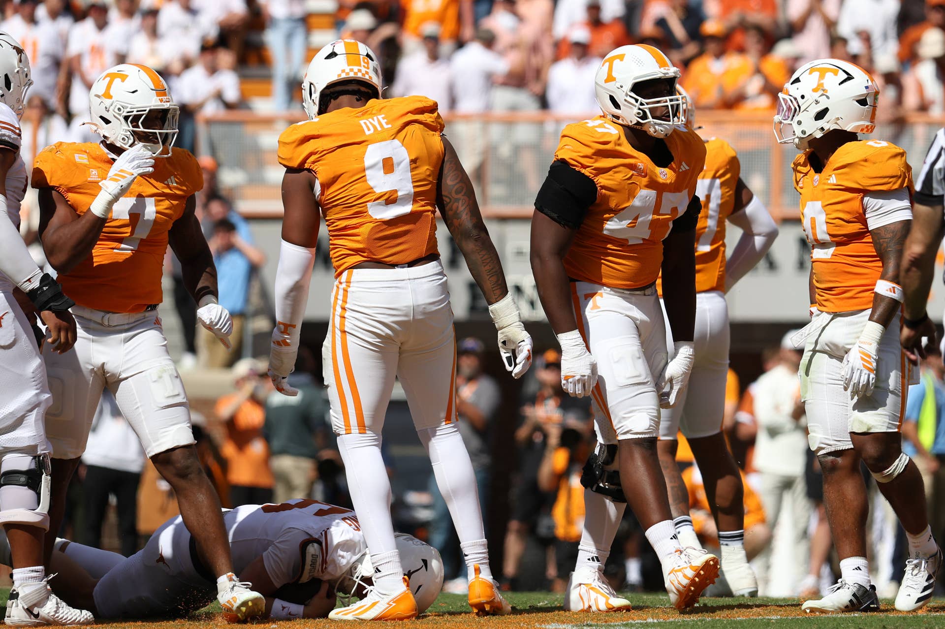 Tennessee Volunteers Facing Must-Win Game Against Auburn - Lindy's Sports