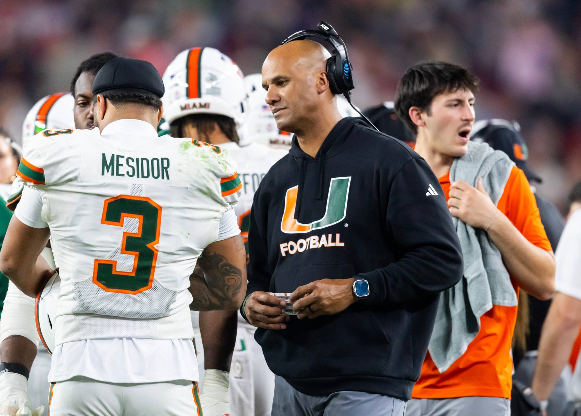 Miami's Akheem Mesidor Predicted as Patriots' 1st-Round Pick - Lindys ...