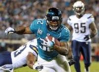 Raiders sign RB Jones-Drew