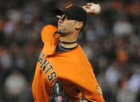 Giants look to Vogelsong, Zito to extend series