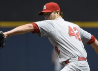 Cardinals win fourth straight, stymie Brewers