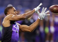 Jones' broad jump sets world record at NFL Combine