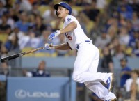 Dodgers' Seager hits 3 HRs in rout of Mets