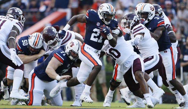 Sep 30, 2017; Auburn, AL, USA; Auburn Tigers running back Kerryon Johnson (21) carries on a 60-yard run against the Mississippi State Bulldogs during the first quarter at Jordan-Hare Stadium. Photo Credit: John Reed-USA TODAY Sports