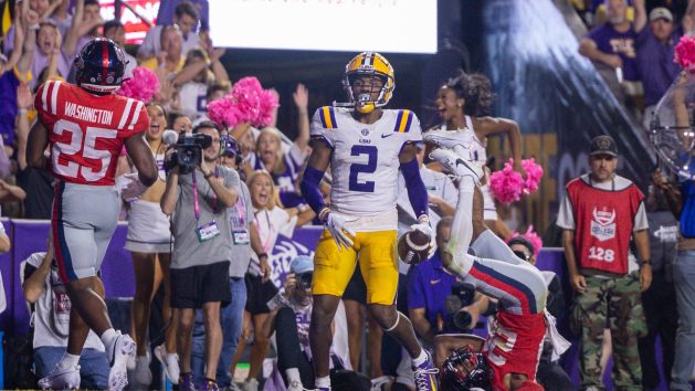 Lacy’s Dramatic Overtime Touchdown Wins for LSU