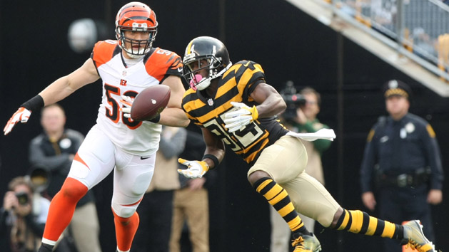Nov 1, 2015; Pittsburgh, PA, USA; Pittsburgh Steelers wide receiver Antonio Brown (84) drops a pass in front of Cincinnati Bengals linebacker A.J. Hawk (50) during the second half at Heinz Field. The Bengals won the game 16-10. Photo Credit: Jason Bridge-USA TODAY Sports