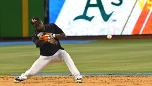 MLB Notes: Rays land Hechavarria, Hamels activated