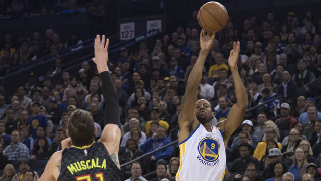 November 28, 2016; Oakland, CA, USA; Golden State Warriors forward Andre Iguodala (9) shoots the basketball against Atlanta Hawks forward Mike Muscala (31) during the first quarter at Oracle Arena. Photo Credit: Kyle Terada-USA TODAY Sports