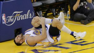 Warriors’ Bogut (knee) out for remainder of Finals