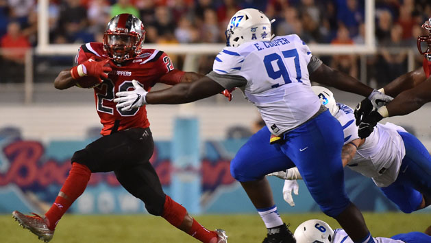 Dec 20, 2016; Boca Raton, FL, USA; Western Kentucky Hilltoppers running back Anthony Wales (20) runs the ball against the Memphis Tigers during the first half at FAU Stadium. Photo Credit: Jasen Vinlove-USA TODAY Sports