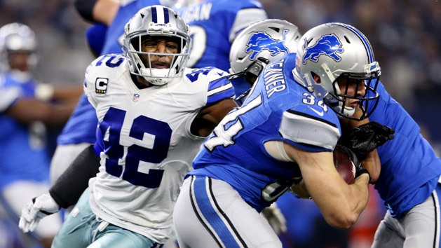 Dec 26, 2016; Arlington, TX, USA; Detroit Lions fullback Zach Zenner (34) is chased by Dallas Cowboys strong safety Barry Church (42) during the game at AT&T Stadium. Photo Credit: Kevin Jairaj-USA TODAY Sports
