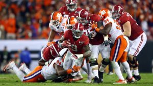 Alabama RB Scarbrough breaks leg vs. Clemson