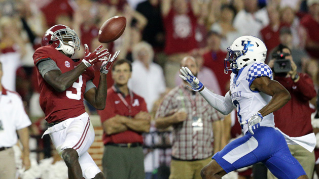 Oct 1, 2016; Tuscaloosa, AL, USA; Alabama Crimson Tide wide receiver Calvin Ridley (3) catches a pass against Kentucky Wildcats at Bryant-Denny Stadium. The Crimson Tide defeated Kentucky 34-6. Photo Credit: Marvin Gentry-USA TODAY Sports
