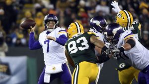 Reports: QB Keenum agrees to deal with Broncos