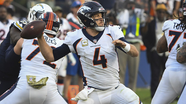 Nov 18, 2018; Carson, CA, USA; Denver Broncos quarterback Case Keenum (4) throws a pass in the fourth quarter against the Denver Broncos at StubHub Center. Keenum lead the Broncos to a last-seconds 23-22 win. Photo Credit: Robert Hanashiro-USA TODAY Sports