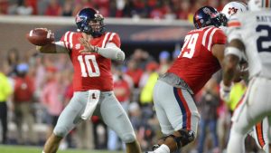 Rebels’ Kelly needs knee surgery, college career over