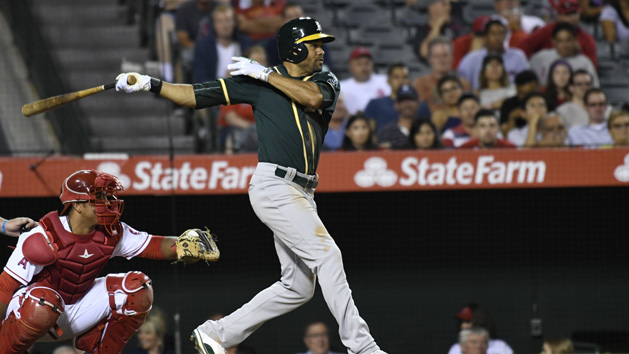 Coco Crisp (4) is headed back to Cleveland. Photo Credit: Richard Mackson-USA TODAY Sports