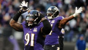 Falcons agree to terms with LB Upshaw