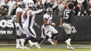 49ers dominate Cardinals 24-3, move to 6-2