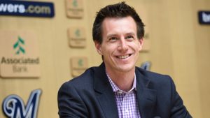 Brewers name Counsell as manager