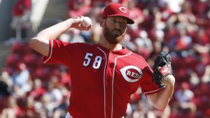 Marlins deal top prospect for Reds RHP Straily