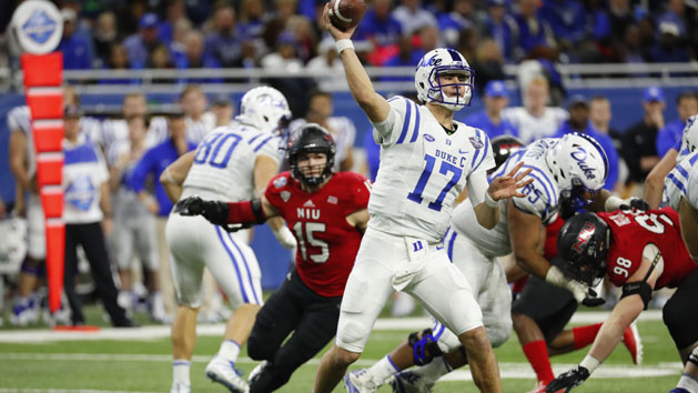 Dec 26, 2017; Detroit, MI, USA; Duke Blue Devils quarterback Daniel Jones (17) throws a pass in the first half against the Northern Illinois Huskies in the 2017 Quick Lane Bowl at Ford Field. Photo Credit: Rick Osentoski-USA TODAY Sports