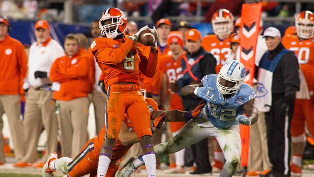 Dec 5, 2015; Charlotte, NC, USA; Clemson Tigers wide receiver Deon Cain (8) catches a pass during the second quarter against the North Carolina Tar Heels in the ACC football championship game at Bank of America Stadium. Clemson defeated North Carolina 45-37. Mandatory Credit: Jeremy Brevard-USA TODAY Sports