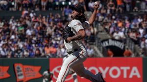 Astros try to solve road woes in San Fran vs. Giants