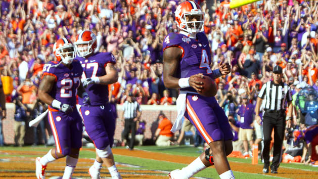 Nov 5, 2016; Clemson, SC, USA; Clemson Tigers quarterback Deshaun Watson (4) scores a touchdown on a quarterback keeper during the first quarter against the Syracuse Orange at Clemson Memorial Stadium. Photo Credit: Joshua S. Kelly-USA TODAY Sports
