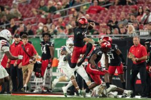 No. 4 Cincinnati aims to upset No. 1 Alabama
