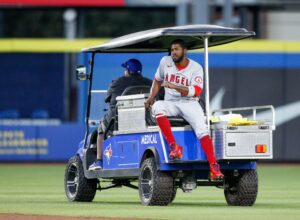 Angels place OF Dexter Fowler (knee) on IL