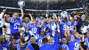 Duke snaps bowl losing streak on missed FG in OT