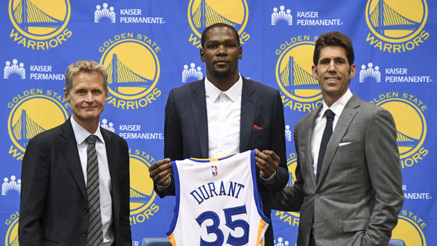 Jul 7, 2016; Oakland, CA, USA; Golden State Warriors head coach Steve Kerr (left), Kevin Durant (center), and general manager Bob Myers (right) pose for a photo during a press conference after Durant signed with the Warriors at the Warriors Practice Facility. Photo Credit: Kyle Terada-USA TODAY Sports