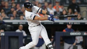 Encarnacion, White Sox agree to 1-year, $12M deal