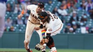 Longoria (shoulder) out 4-6 weeks after collision