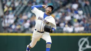 Mariners hope King Felix shows up vs. Jays