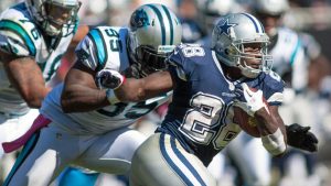 Cowboys RB Jones has knee bruise