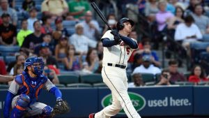Braves’ Freeman slow to heal