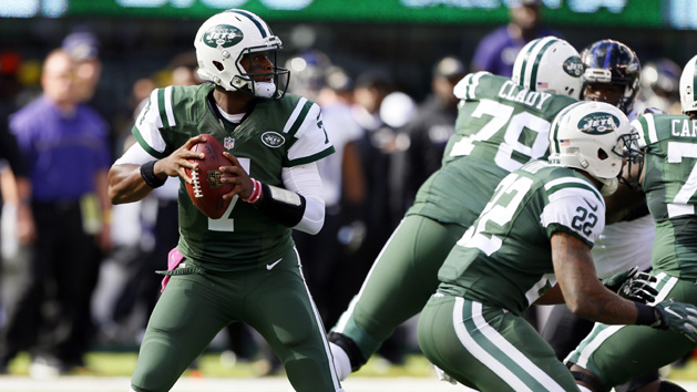 Oct 23, 2016; East Rutherford, NJ, USA; New York Jets quarterback Geno Smith (7) drops back to pass against Baltimore Ravens during first half at MetLife Stadium. Photo Credit: Noah K. Murray-USA TODAY Sports