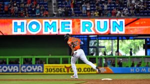 MLB Recaps: Stanton hits 42nd homer in Marlins’ win