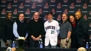 White Sox introduce La Russa as new manager