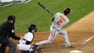 Orioles beat Yanks in extras 2-1, tie ALDS