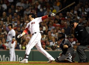 Martinez opts to remain with Red Sox in 2022