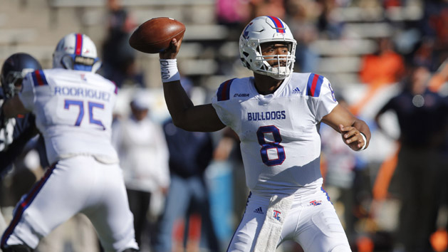 Nov 18, 2017; El Paso, TX, USA; Louisiana Tech Bulldogs quarterback J'Mar Smith (8) drops back to pass the ball against the UTEP Miners defense at Sun Bowl. Photo Credit: Ivan Pierre Aguirre-USA TODAY Sports