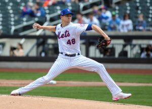 deGrom cleared to resume playing catch after MRI
