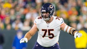 Report: Bears G Long out with injury