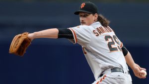 Giants win 8th straight behind Samardzija, Panik